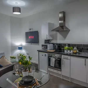 https://bv-homely-1-bedroom-apartment-at-shallow-hill-leeds.yorkshirehotels.net